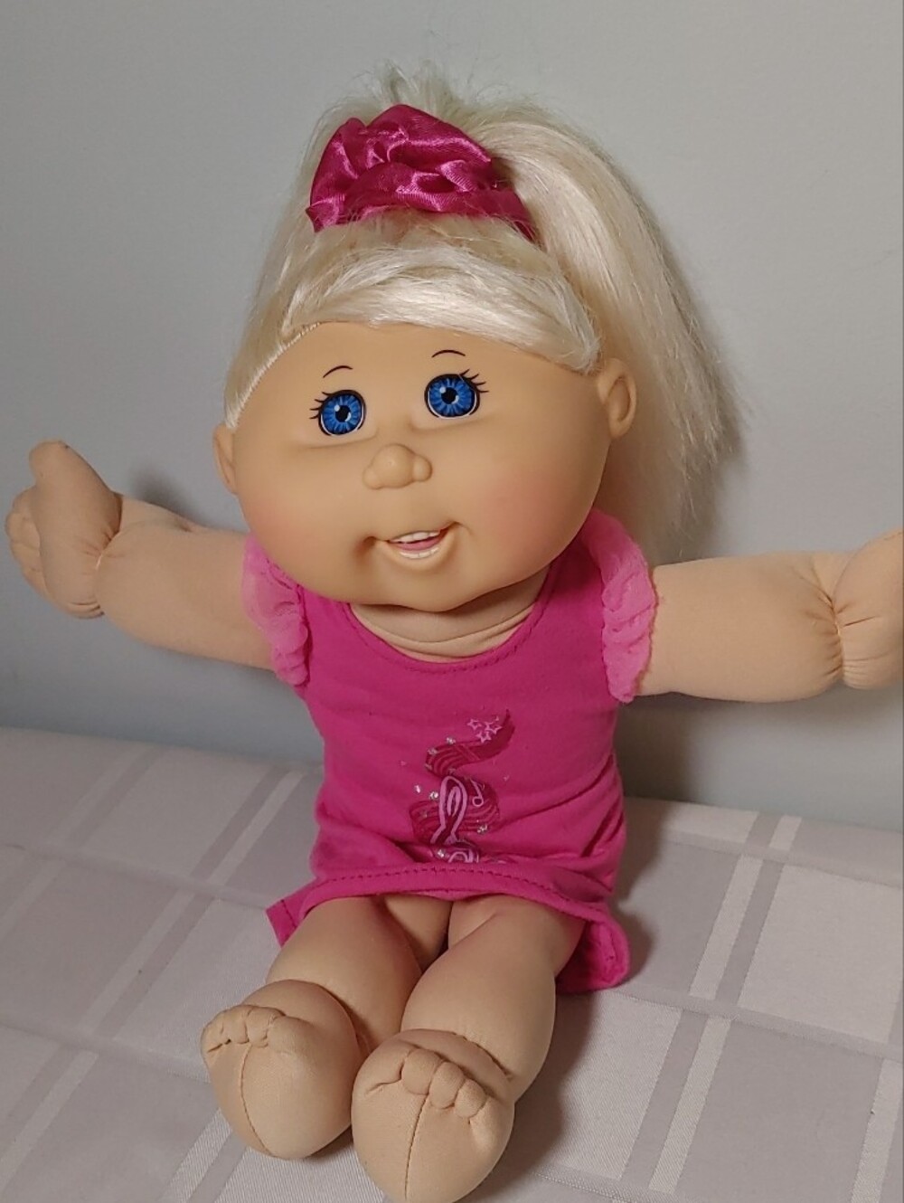 Cabbage Patch Kids 2012 Girl Doll With Long Blond Hair, Blue Eyes, Teeth